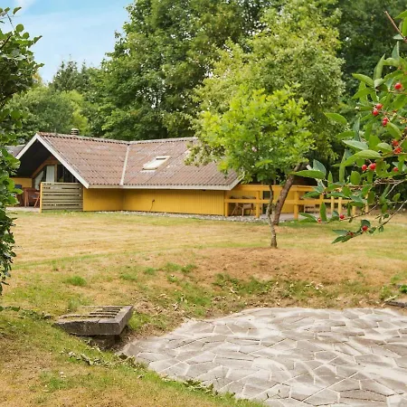 6 Person Holiday In Toftlund *